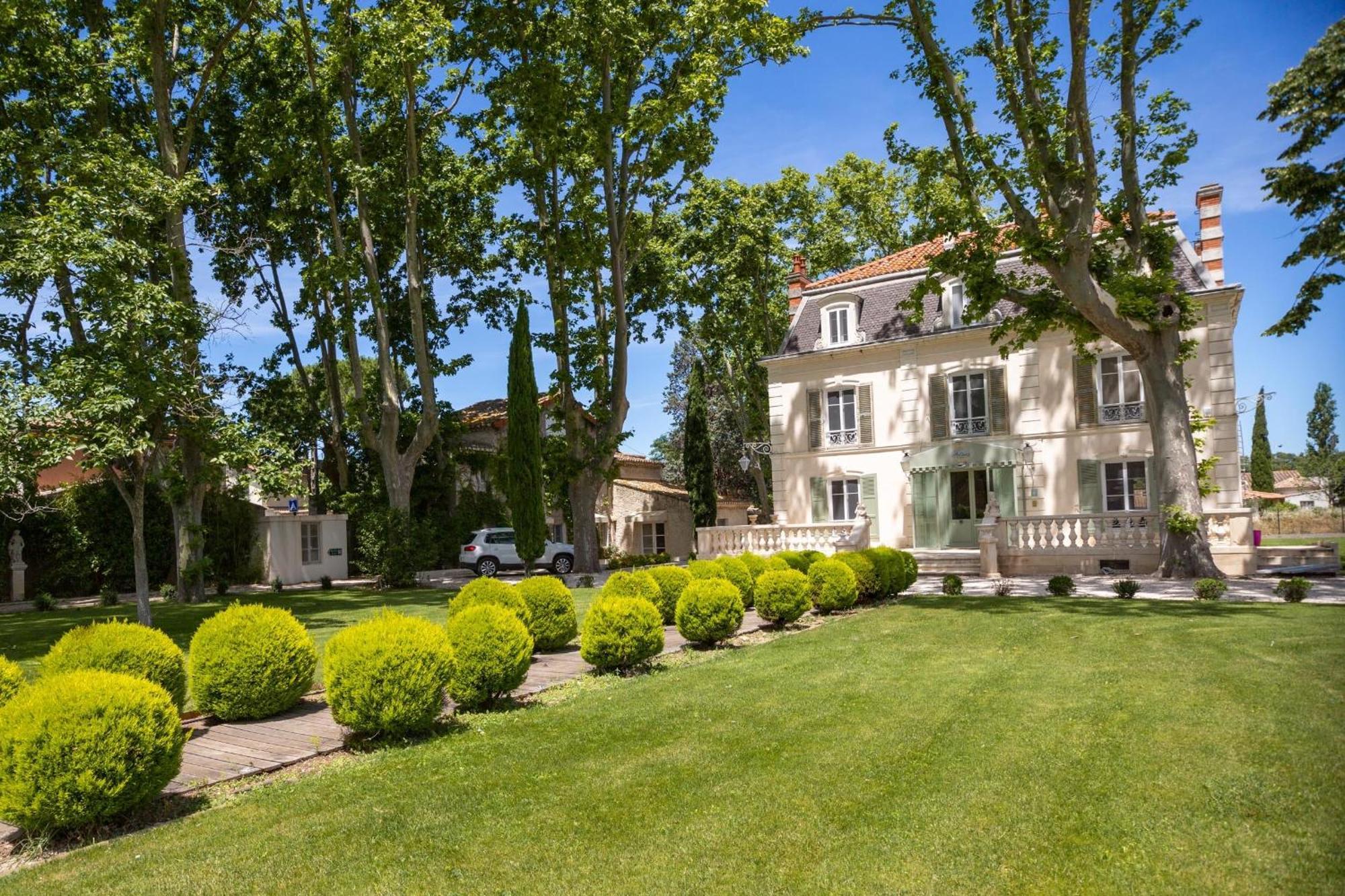 Les Frenes En Provence-Chateau Zen أفينيون المظهر الخارجي الصورة